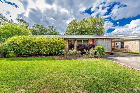 Photo of 704 Collins Dr St, Houma, LA 70364 (MLS # BY2026007097)