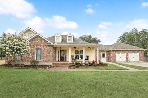 Photo of 47087 Rivergate Drive Dr, Robert, LA 70454 (MLS # NO2541664)