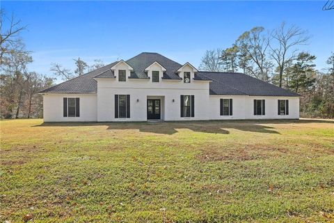Photo of 17045 Burks Avenue Ave, Greenwell Springs, LA 70739 (MLS # NO2538462)