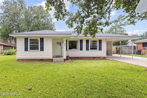 Photo of 120 N Demanade Boulevard, Lafayette, LA 70503 (MLS # 2600003040)
