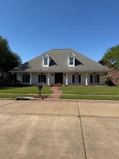 Photo of 6328 Landmark Drive Dr, Alexandria, LA 71301 (MLS # CN2552796)