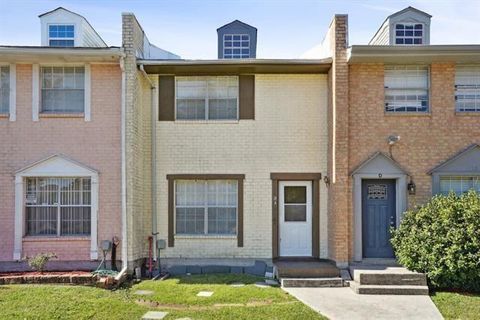 Photo of 4129 Chateau Boulevard Blvd #c, Kenner, LA 70065 (MLS # NO2560342)