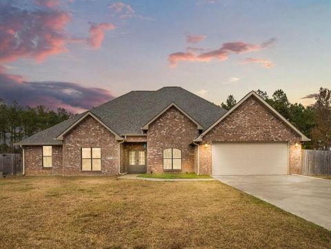 Photo of 102 Hidden Trail, Leesville, LA 71446 (MLS # CN2534703)