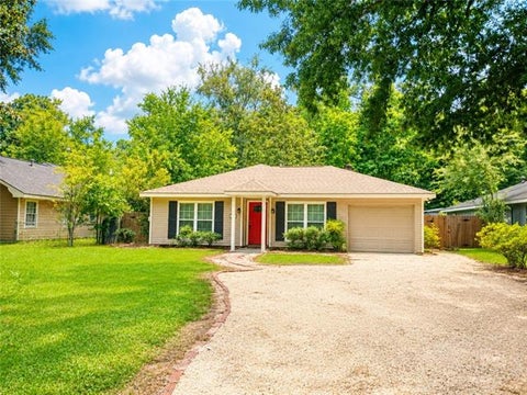 Photo of 1111 W 19th Avenue Ave, Covington, LA 70433 (MLS # NO2564594)