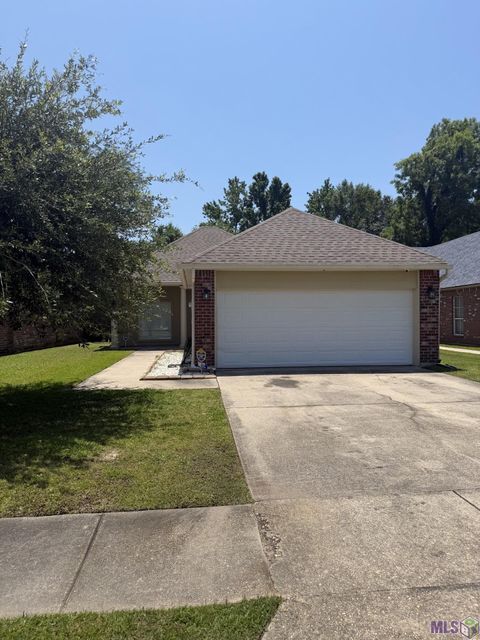 Photo of 3811 Southpass Ave Ave, Baton Rouge, LA 70820 (MLS # BR2026008902)