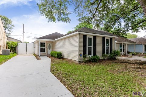 Photo of 1835 Fountain Ave Ave, Baton Rouge, LA 70810 (MLS # BR2026006935)