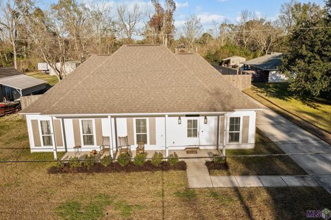 Photo of 18478 E Magnolia Est Ests, Prairieville, LA 70769 (MLS # BR2026001234)