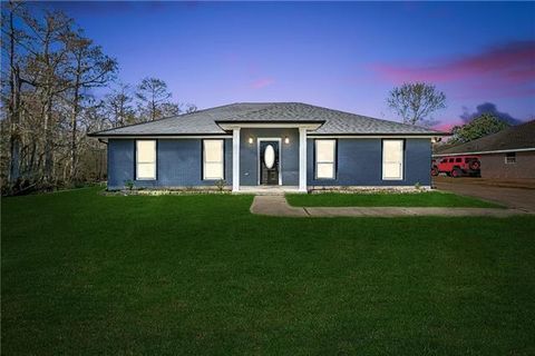 Photo of 220 Warwick Street St, Laplace, LA 70068 (MLS # NO2541417)