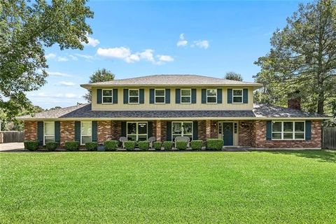 Photo of 116 Rue Acadian, Slidell, LA 70461 (MLS # NO2562508)