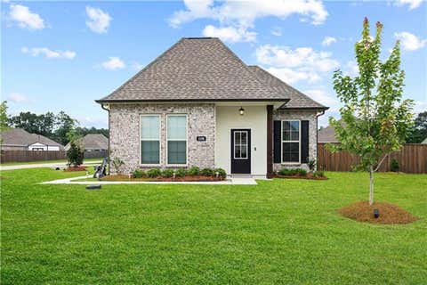 Photo of 1190 Barrington Drive Dr, Covington, LA 70435 (MLS # NO2567369)