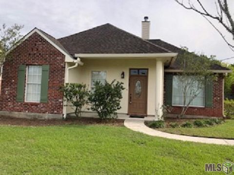 Photo of 38159 Willow Lake East, Prairieville, LA 70769 (MLS # BR2026004291)