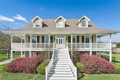 Photo of 112 Moray Drive Dr, Slidell, LA 70461 (MLS # NO2539485)