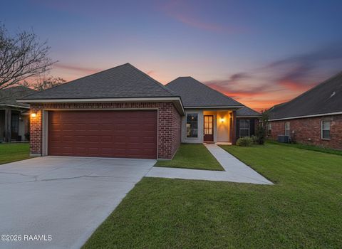 Photo of 108 Portsmouth Drive, Broussard, LA 70518 (MLS # 2600001900)