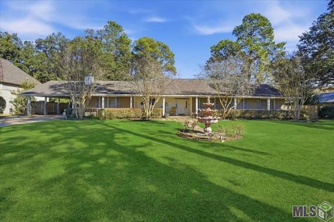 Photo of 6113 Moss Side Ln Ln, Baton Rouge, LA 70808 (MLS # BR2026004943)