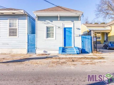 Photo of 2255 Urquhart Street St, New Orleans, LA 70117 (MLS # BR2026002233)