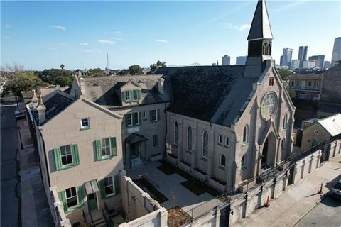 Photo of 1022 Barracks Street St #201, New Orleans, LA 70116 (MLS # NO2548119)