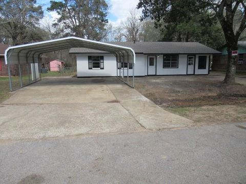 Photo of 1634 Sabine Street St, Natchitoches, LA 71457 (MLS # CN2545723)