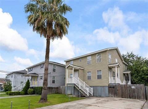 Photo of 6215-17 Vermillion Boulevard BLVD, New Orleans, LA 70122 (MLS # NO2560262)