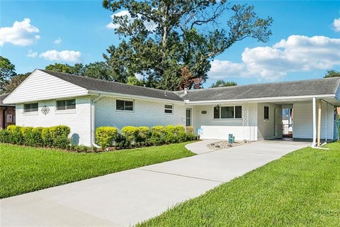 Photo of 724 Beverly Garden Drive Dr, Metairie, LA 70002 (MLS # NO2570831)