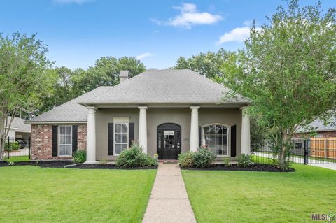 Photo of 13111 Quail Meadow Dr DR, Saint George, LA 70817 (MLS # BR2026009843)