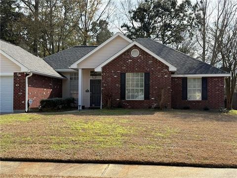 Photo of 113 Amanda Drive Dr, Slidell, LA 70458 (MLS # NO2543178)