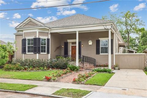 Photo of 2303 Broadway Street St, New Orleans, LA 70125 (MLS # NO2551452)
