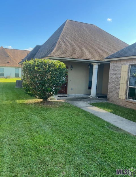 Photo of 2640 Colonial Way Way, Zachary, LA 70791 (MLS # BR2026013933)