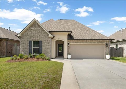 Photo of 12581 Parma Circle Cir, Covington, LA 70435 (MLS # NO2552119)
