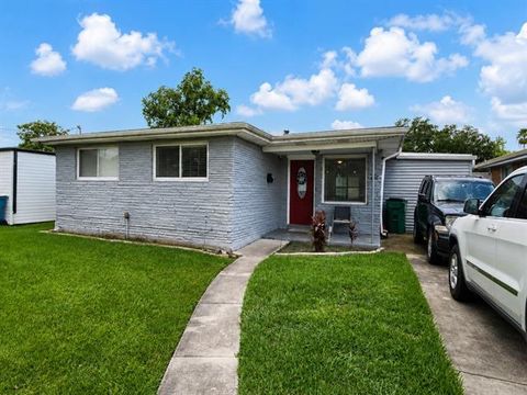 Photo of 212 N Cumberland Street ST, Metairie, LA 70003 (MLS # NO2569619)