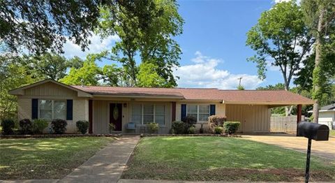 Photo of 3815 Norman Street St, Alexandria, LA 71302 (MLS # CN2556589)