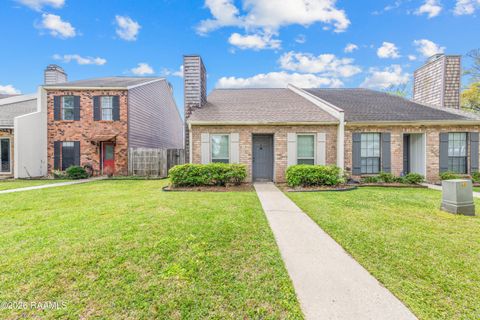 Photo of 107 Williamsburg Circle #E, Lafayette, LA 70508 (MLS # 2600002395)