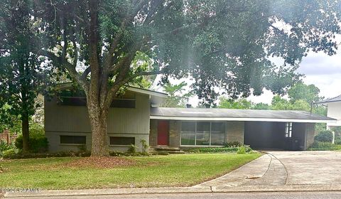 Photo of 221 Beverly Drive, Lafayette, LA 70503 (MLS # 2600003881)