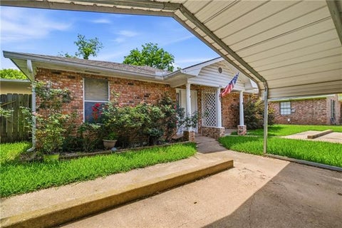 Photo of 809 Brooks Boulevard BLVD #A, Alexandria, LA 71303 (MLS # CN2561828)