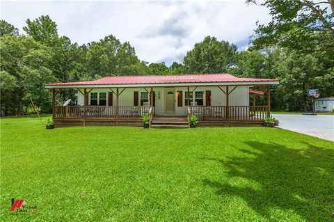 Photo of 125 Honeysuckle Lane LN, Converse, LA 71419 (MLS # CN2562246)
