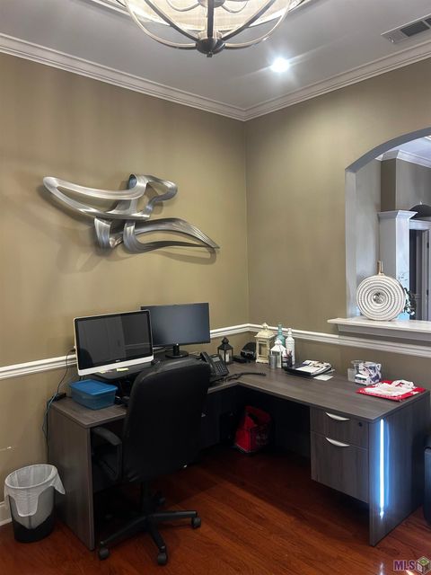 Photo of 4626 Sherwood Common Blvd Blvd, Baton Rouge, LA 70816 (MLS # BR2026004285)