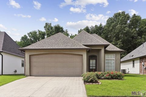 Photo of 9154 Magnolia Leaf Ave Ave, Baton Rouge, LA 70810 (MLS # BR2026007779)