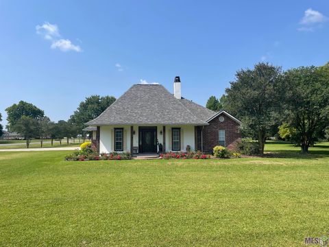 Photo of 11280 Amalie St St, Oscar, LA 70762 (MLS # BR2026008137)