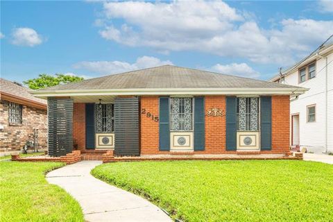 Photo of 2915 Paris Avenue Ave, New Orleans, LA 70119 (MLS # NO2560337)