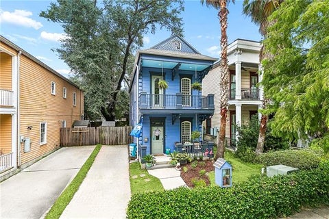 Photo of 2021 S Chippewa Street St, New Orleans, LA 70130 (MLS # NO2568428)