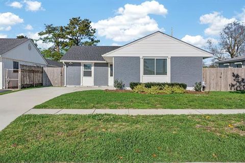 Photo of 134 Mason Street Ave, Gretna, LA 70053 (MLS # NO2547218)