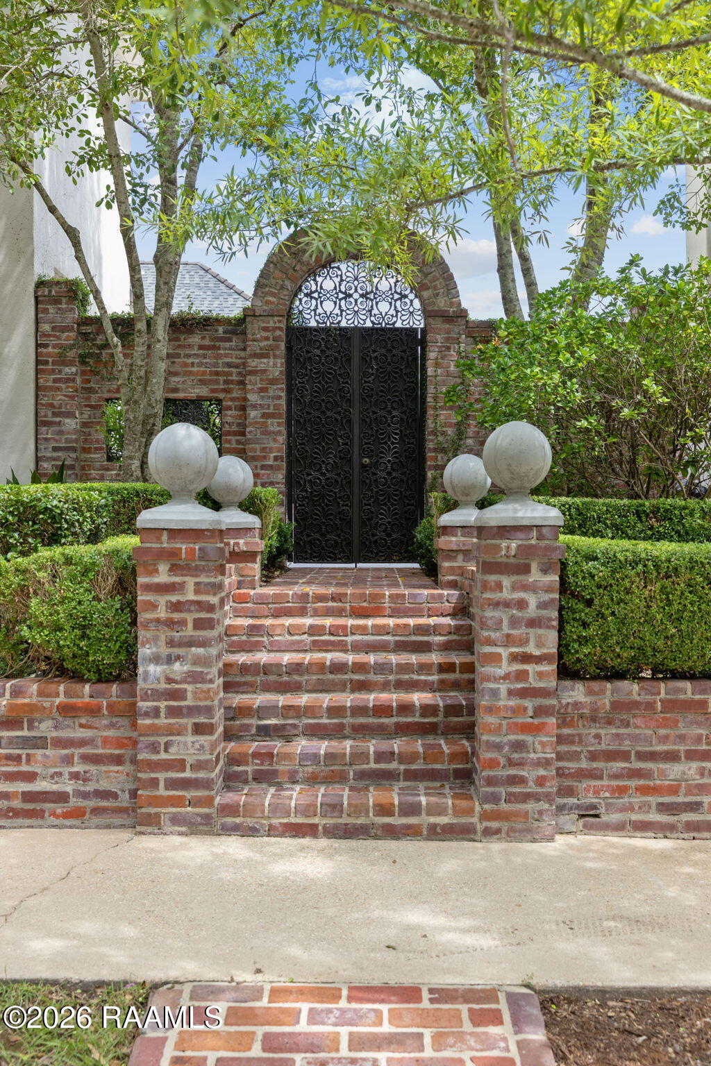 104 Ravenswood Lane