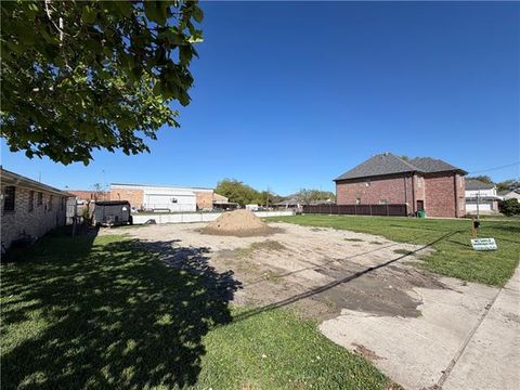 Photo of 848 Hesper Avenue Ave, Metairie, LA 70005 (MLS # NO2561364)