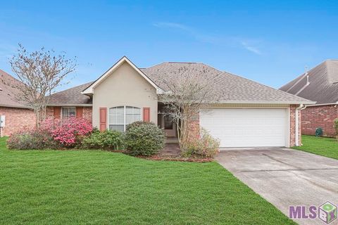 Photo of 26184 Glenbrooke Dr Dr, Denham Springs, LA 70726 (MLS # BR2026004293)