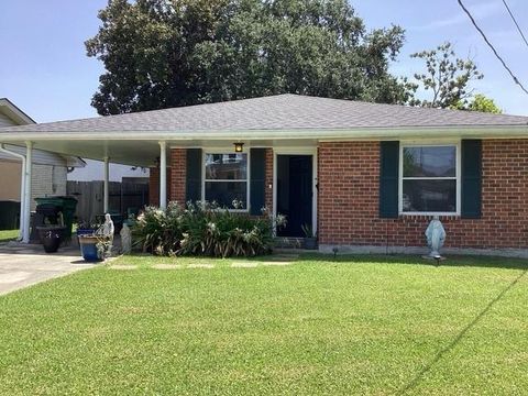 Photo of 5009 Burke Drive Dr, Metairie, LA 70003 (MLS # NO2568486)