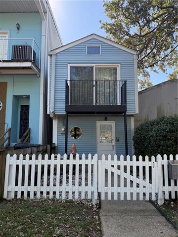 Photo of 158 S Roadway Street St, New Orleans, LA 70124 (MLS # NO2571231)