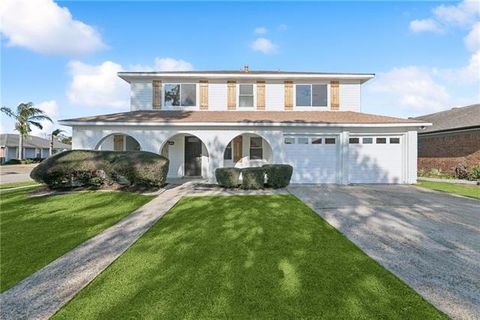 Photo of 2103 Mesa Via Drive Via, Harvey, LA 70058 (MLS # NO2541930)