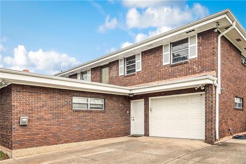 Photo of 321 W Harrison Avenue Ave #Upper, New Orleans, LA 70124 (MLS # NO2560378)