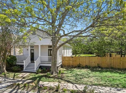 Photo of 444 Lebeouf Street St, New Orleans, LA 70114 (MLS # NO2552210)