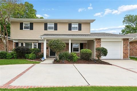 Photo of 2101 Riviere Avenue Ave, Metairie, LA 70003 (MLS # NO2552345)