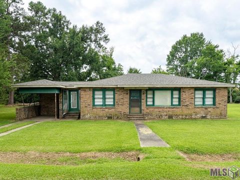 Photo of 431 W Jeansonne St St, Gonzales, LA 70737 (MLS # BR2026007111)